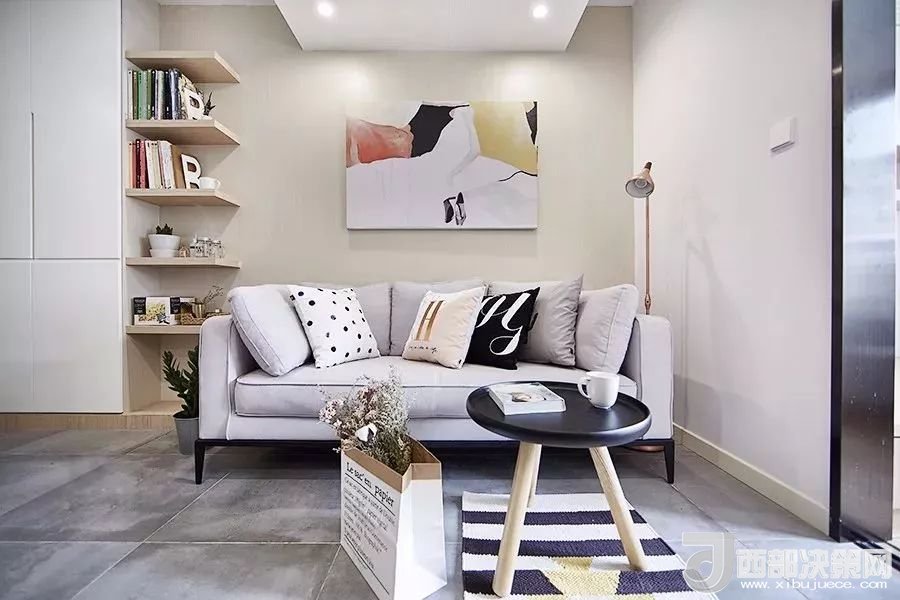 沙發(fā)背景墻選對(duì)裝飾畫，才能美了整個(gè)客廳空間！