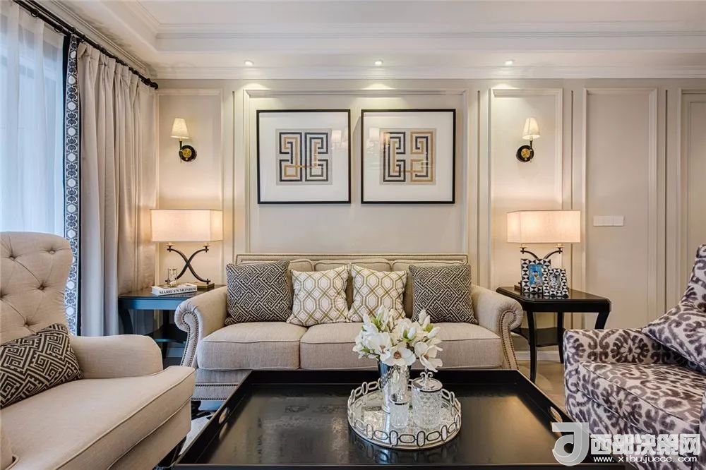 沙發(fā)背景墻選對(duì)裝飾畫，才能美了整個(gè)客廳空間！