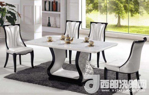 喜歡白色餐桌 但椅子該如何搭配？