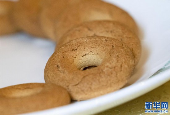 （專發(fā)新華網(wǎng)西藏頻道）西藏：青稞精深加工產業(yè)助力脫貧攻堅(1)