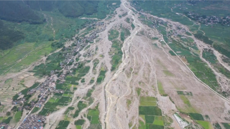 ▲圖為涼山冕寧山洪現(xiàn)場(chǎng)，來(lái)源：四川消防。