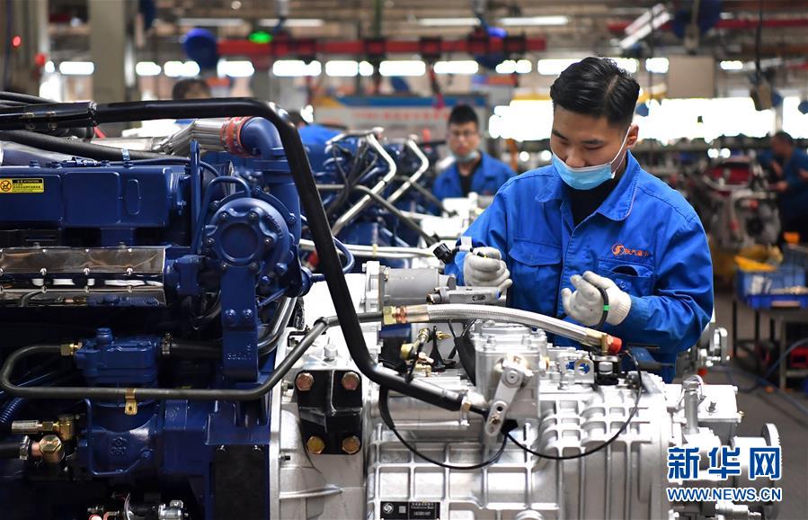 （新華全媒頭條·五中全會精神在基層·圖文互動(dòng)）（5）奮發(fā)新青年　逐夢新征程——各地青年學(xué)習(xí)貫徹落實(shí)五中全會精神觀察