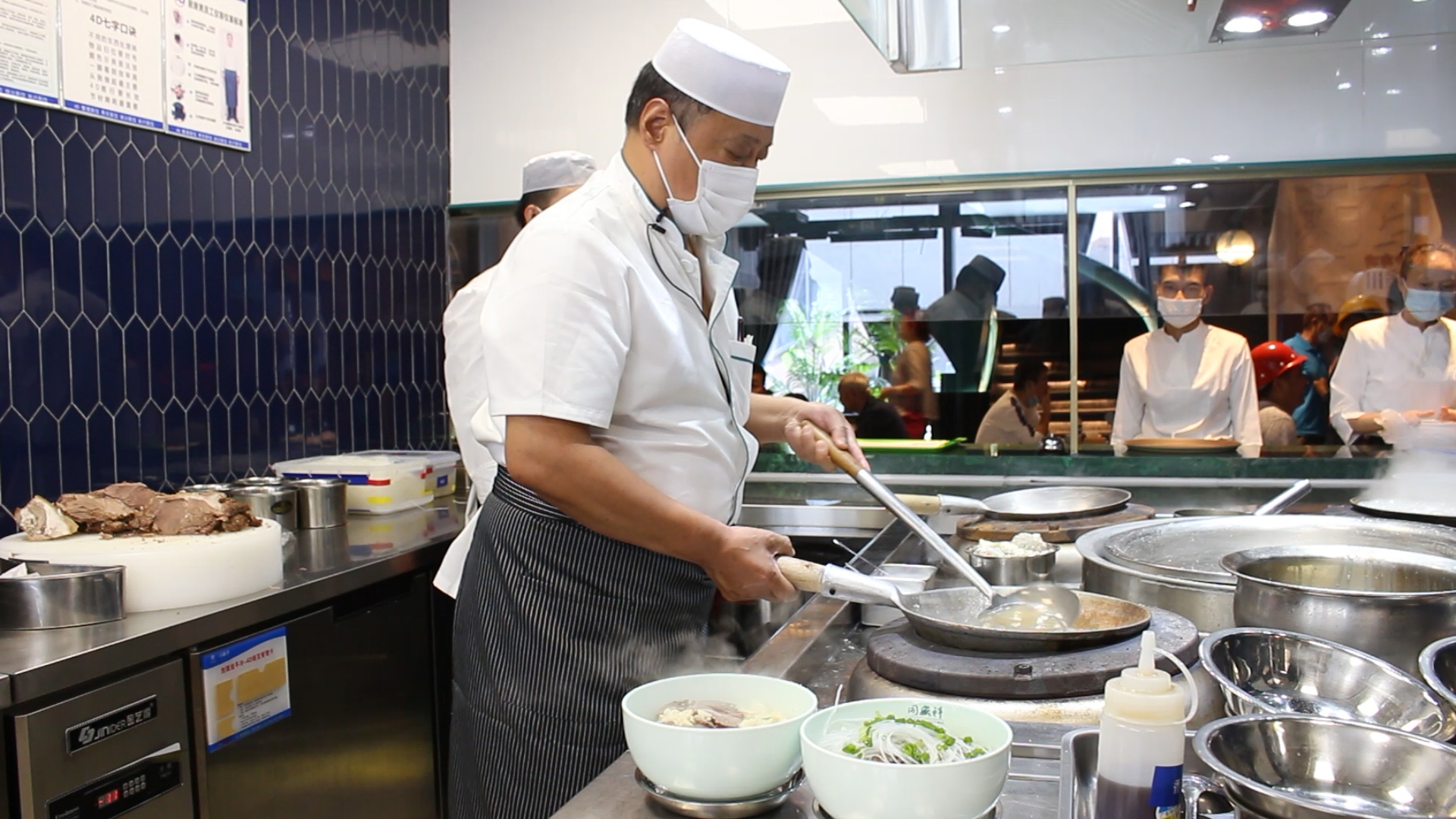 【陜菜大師和他們的拿手菜】烏平：“知足者常樂，食客愛吃我做的牛羊肉泡饃，就是我最大的滿足”_fororder_圖片7