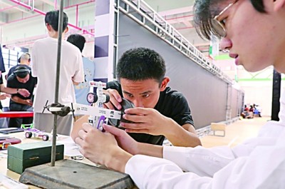 激勵(lì)創(chuàng)新，樹(shù)立“強(qiáng)國(guó)有我”鴻鵠志